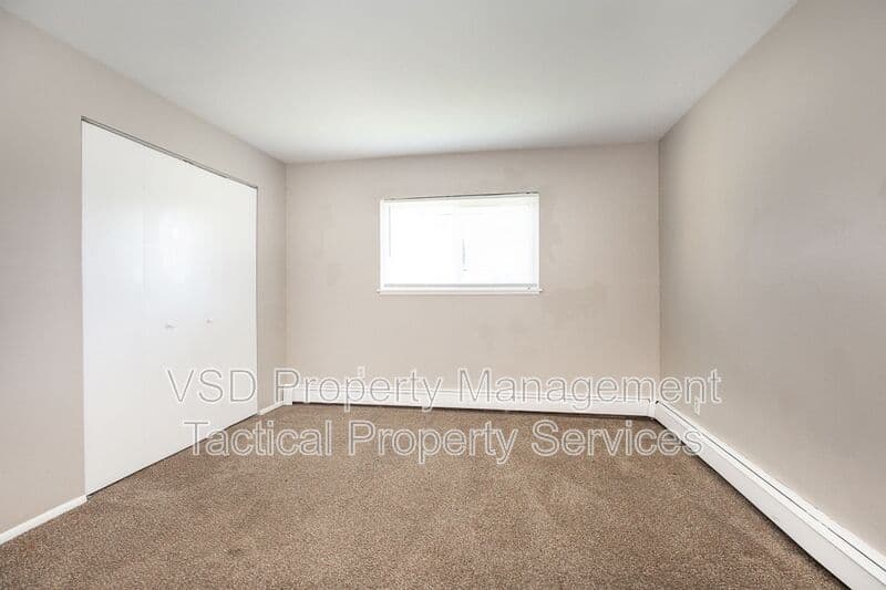 Euclid Condo: 26660 Tungsten Rd