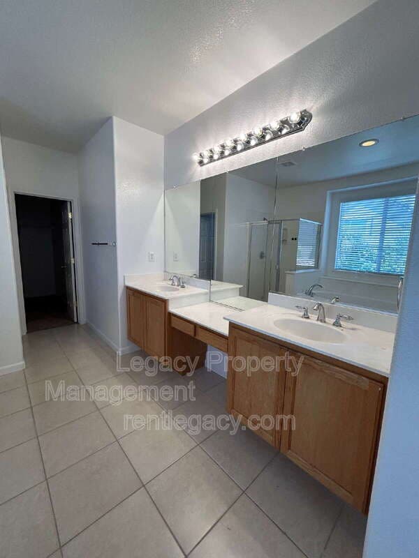 Fairfield House: 5085 Lockie Ln