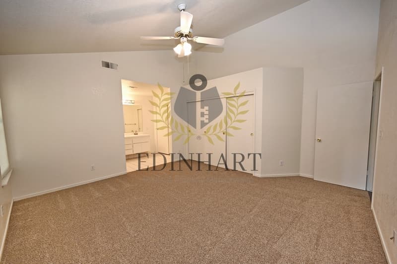 Clovis House: 239 West Fallbrook Avenue