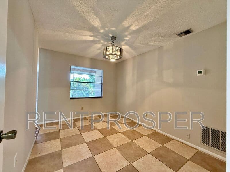 Altamonte Springs House: 914 Little Bend Road