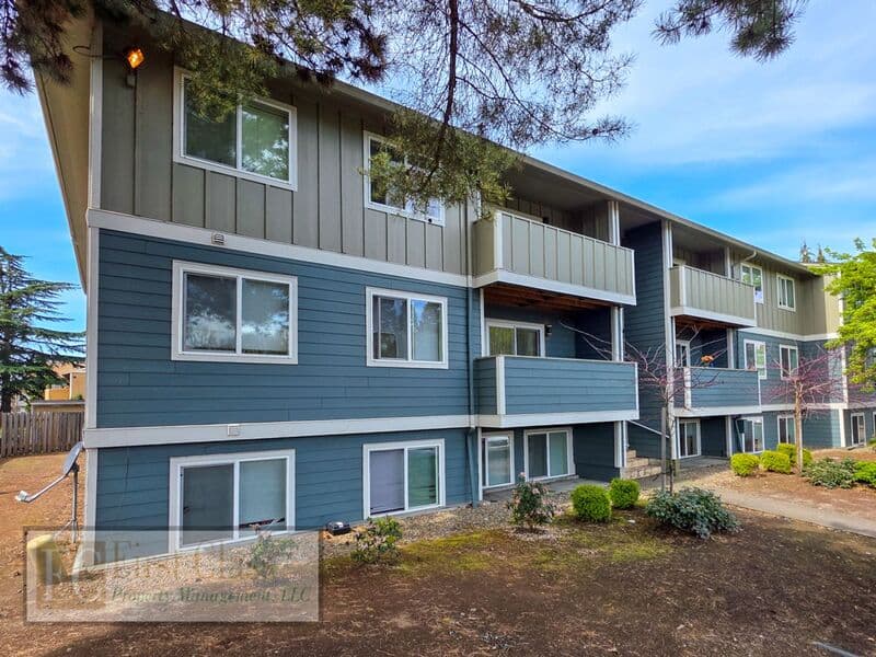 BEAVERTON Condo: 17150 SW HERITAGE COURT
