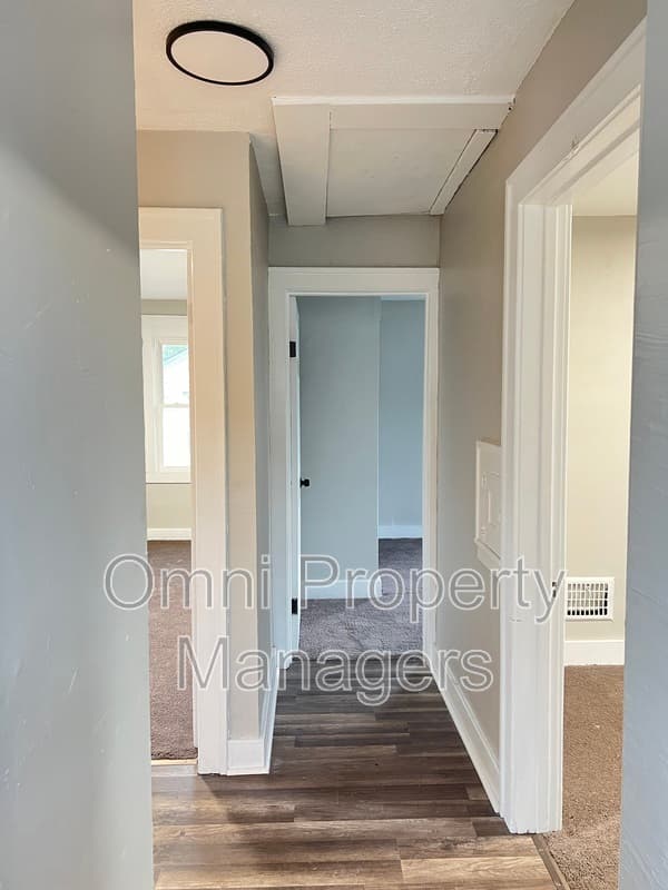 Detroit House: 19241 Moenart Ave