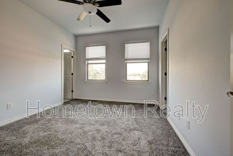 Edmond Townhome: 459 S Fretz Avenue