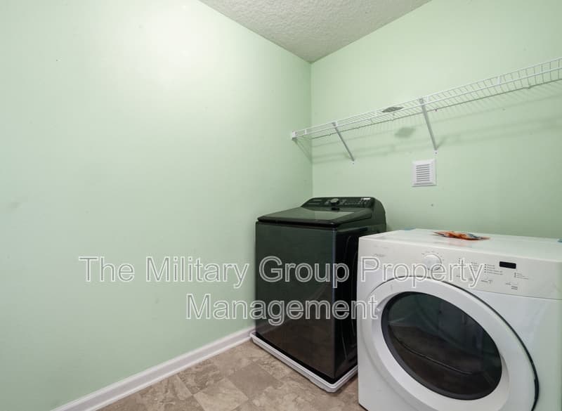 Orange Park House: 391 Hepburn Rd