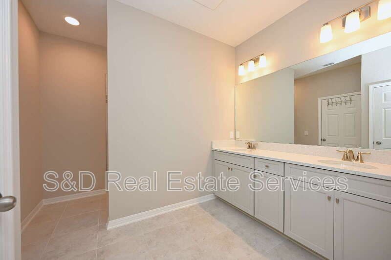Lakeland House: 5507 Freesia Dr