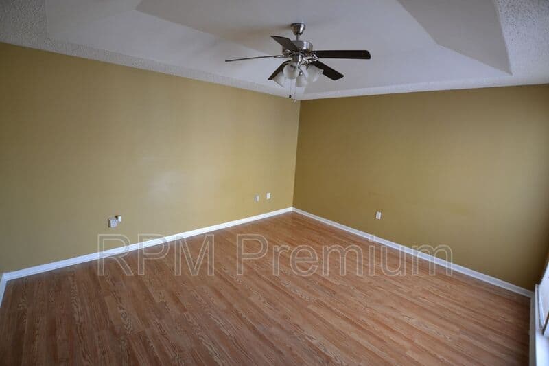 Baton Rouge House: 2136 S Flannery Rd.