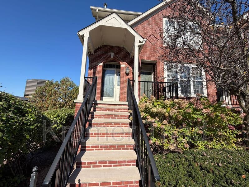 Southfield Condo: 25504 St. James