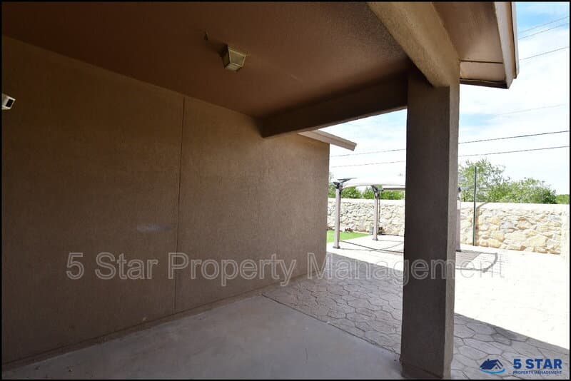 El Paso House: 4913 Adrian Campos St !!