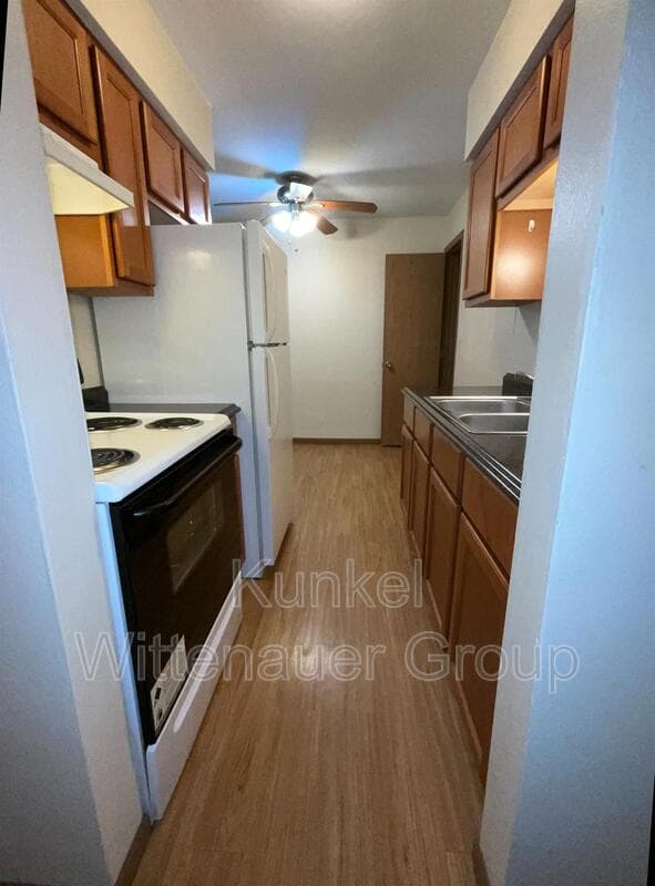 Swansea Condo: 1811-4 Jamestown Road