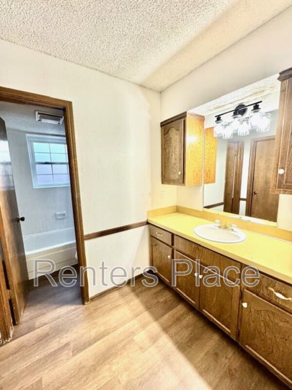 Broken Arrow House: 621 South Fir Avenue