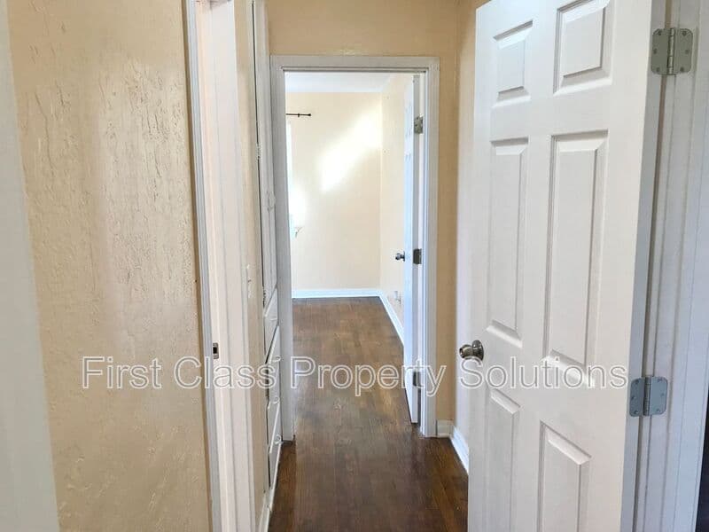 Oklahoma City House: 2312 N Meridian Ave