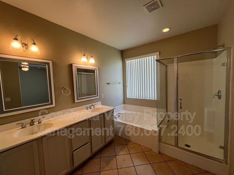 Coachella House: 49126 Pluma Roja Place