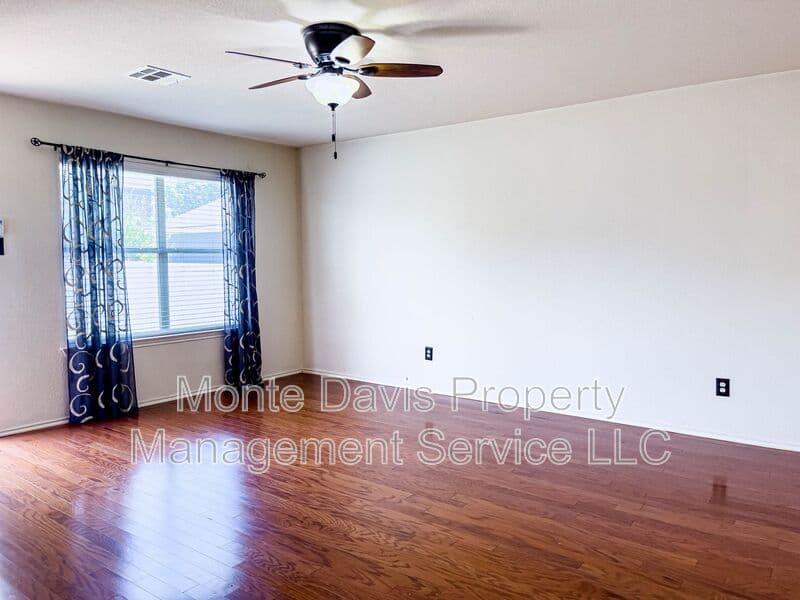 Cedar Park House: 601 Cherry Creek Drive