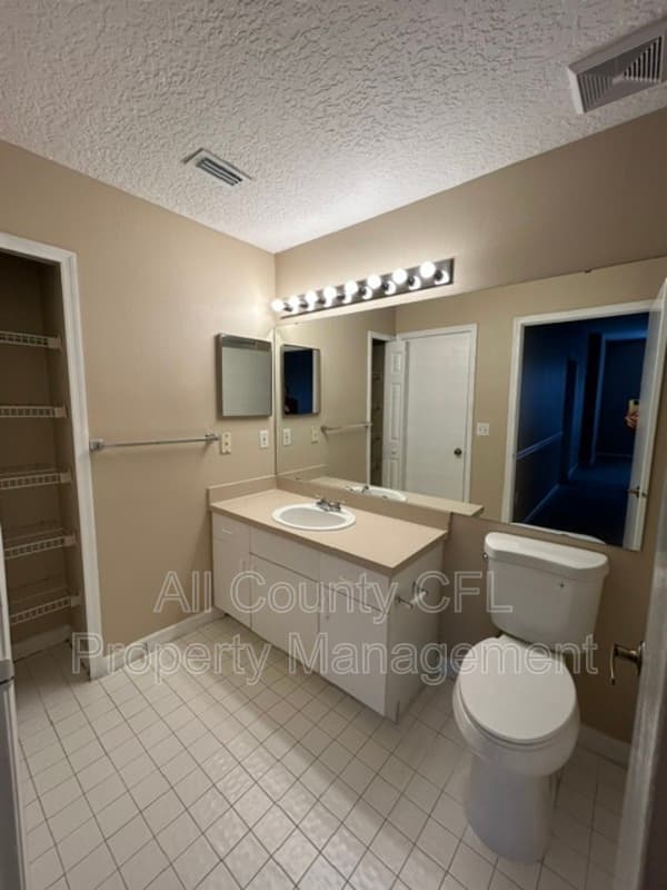 Orlando Condo: 5500 Metrowest Blvd
