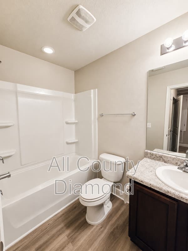 Callaway House: 5940 Callaway Circle