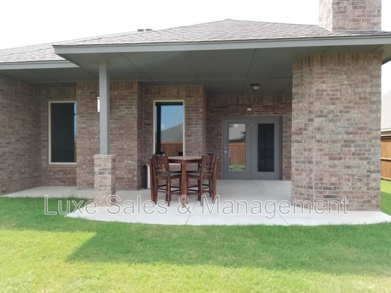 Edmond House: 1433 Kelley Pointe Parkway