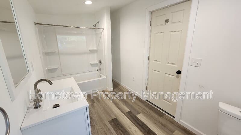 Dalmatia Condo: 252 River Road