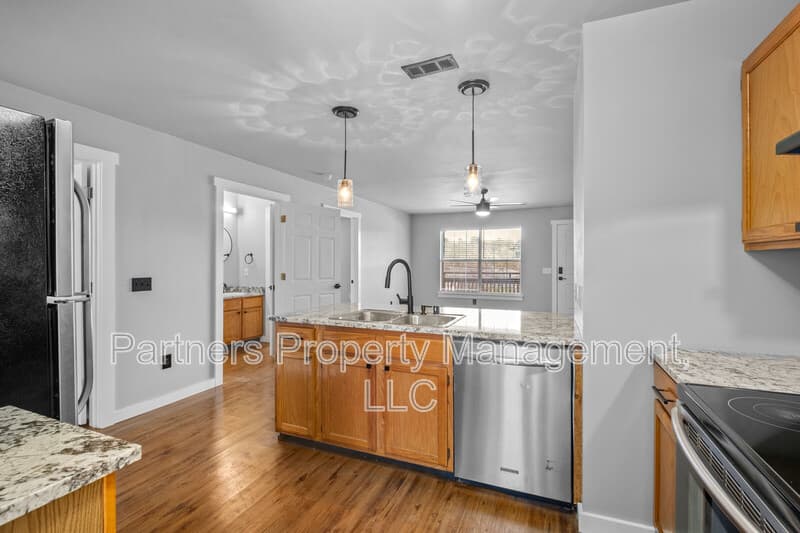 Fayetteville Condo: 825 North Leverett Avenue - 6