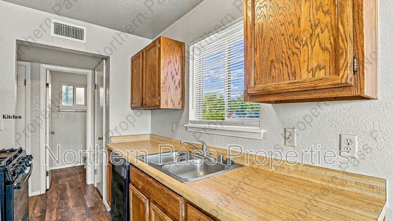 El Paso Townhome: 11108 Vista Lago