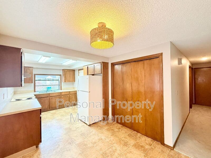 Vancouver House: 414 W 39th St