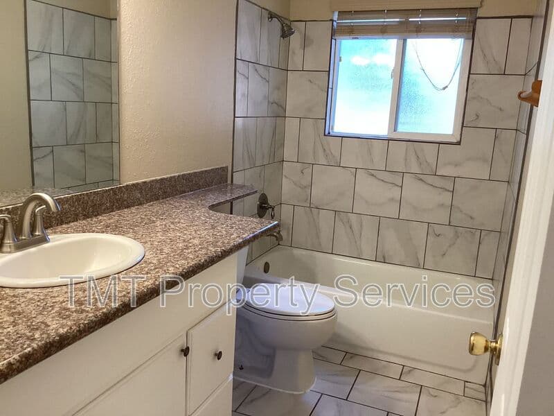 Stockton House: 226 Kilt Ct