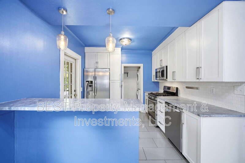 Charlotte House: 2208 Wilmore Drive