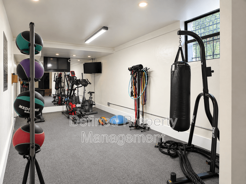 Los Angeles (Miracle Mile) Condo: 649 S. Burnside Ave.