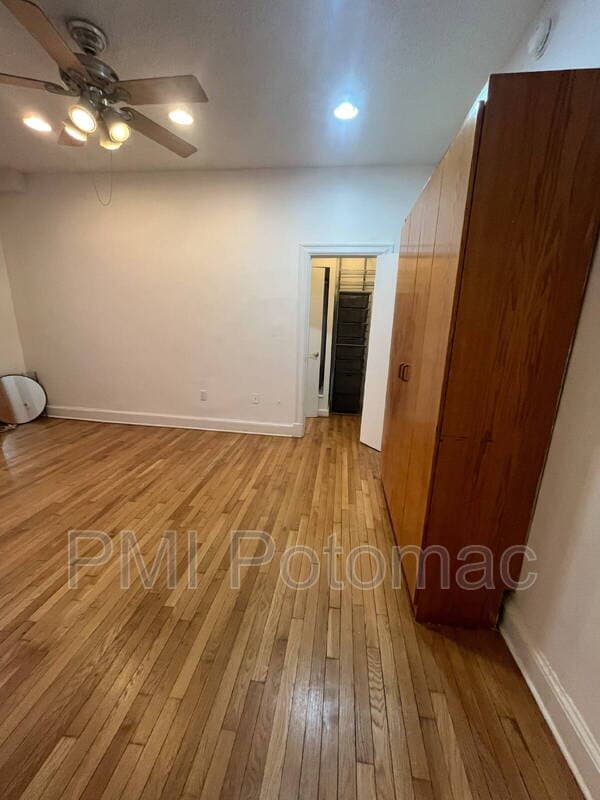 Washington Condo: 1401 Columbia Rd NW