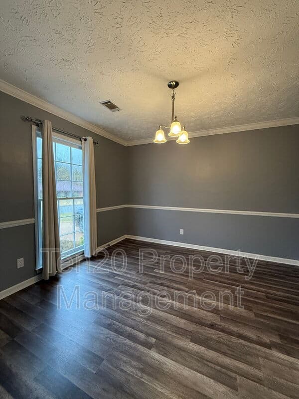 Columbus House: 6118 Abbey Drive