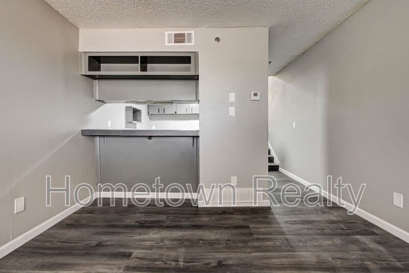 Edmond Condo: 1012 Chartrand Ave