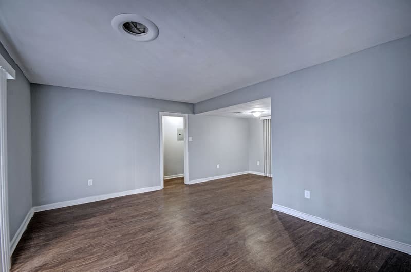 Jackson Condo: 225 W McDowell Rd - A6