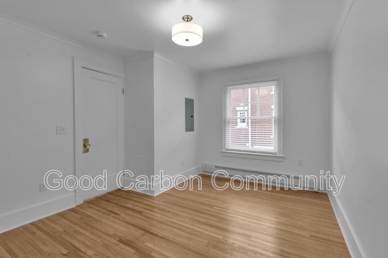 Kenmore Condo: 16-42 Chapel Rd