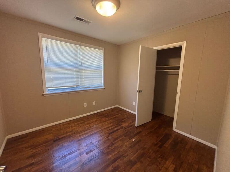 Memphis House: 2756 Windsor Pkwy