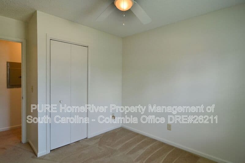 Columbia House: 22A Prices Ct