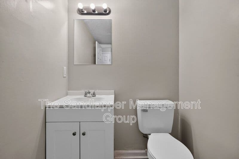 Summerville Townhome: 126 Langley Drive