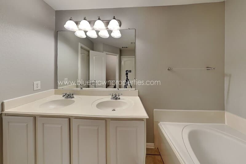 Little Elm House: 2713 Evening Mist Drive