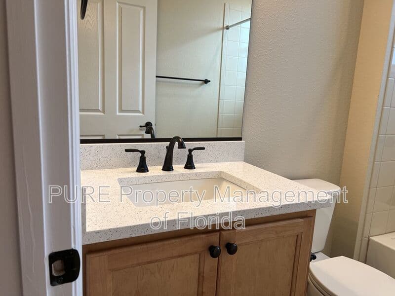Ocala House: 10376 SW 99th Street
