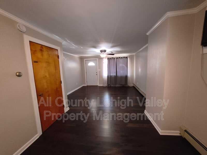 Coplay House: 37 N Front St