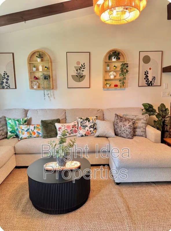 Saint Paul House: 896 Hadley Lane North