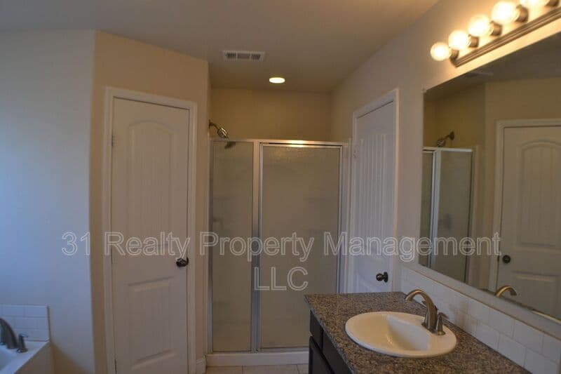 Midland House: 1220 Randolph Lane