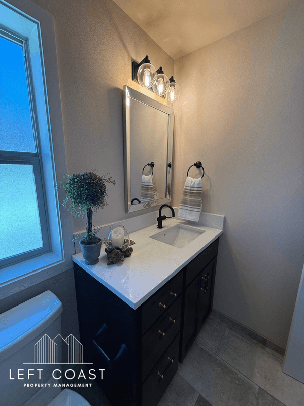 Newport Condo: 811-829 SW 13th Street - 815
