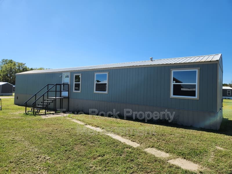 Ada House: 16201 County Road 1525