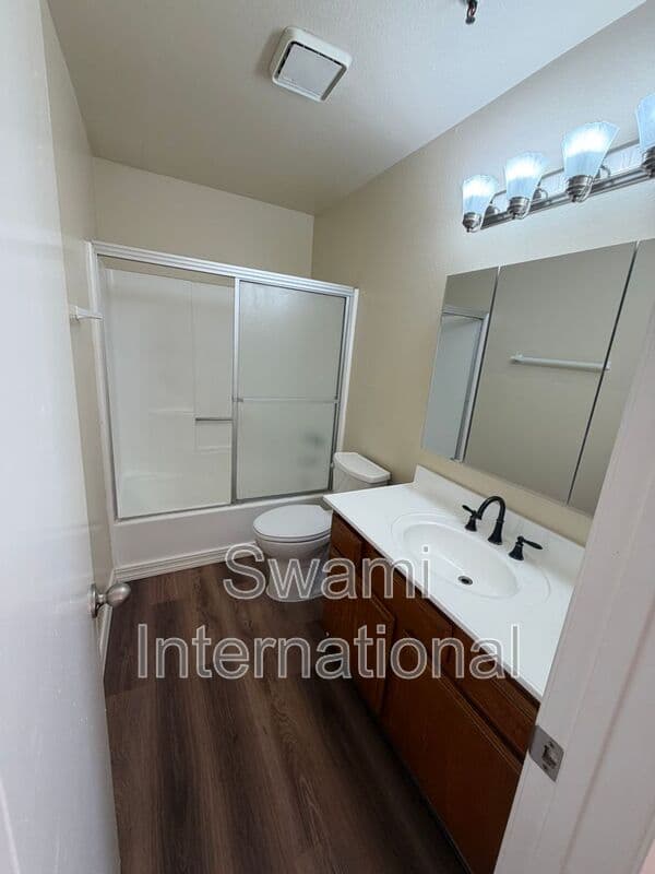 Hawthorne Condo: 12627 Eucalyptus