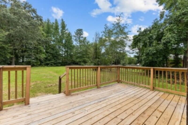 Fayetteville House: 810 Whispering Pines Road