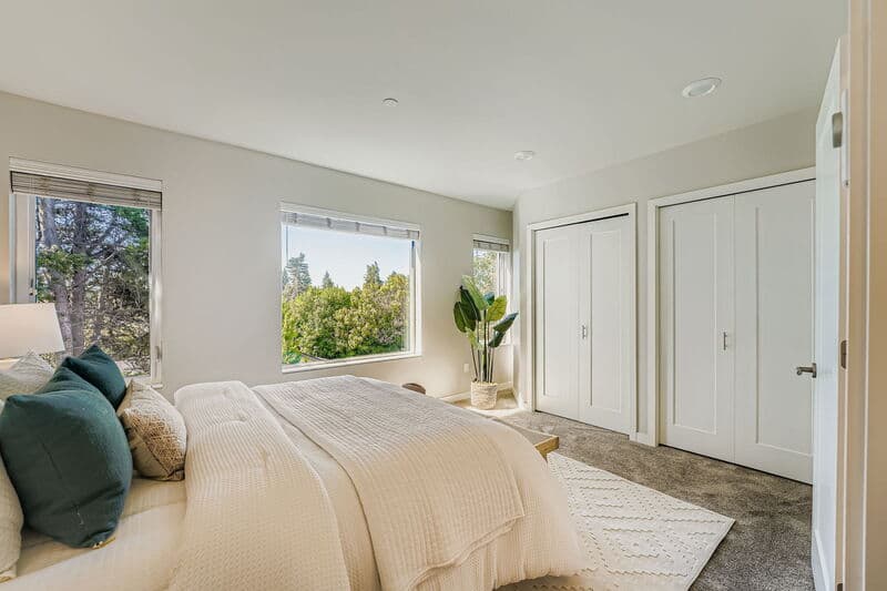 Seattle Condo: 1819 SW 96th Lane