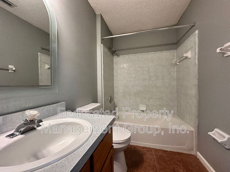 JACKSONVILLE House: 9007 BRIDGECREEK DRIVE