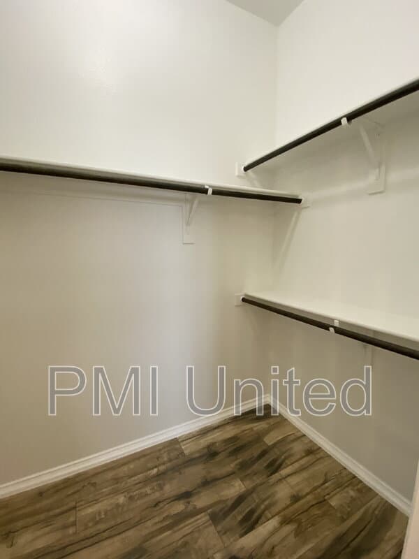 Fort Worth House: 4108 Volk Ct