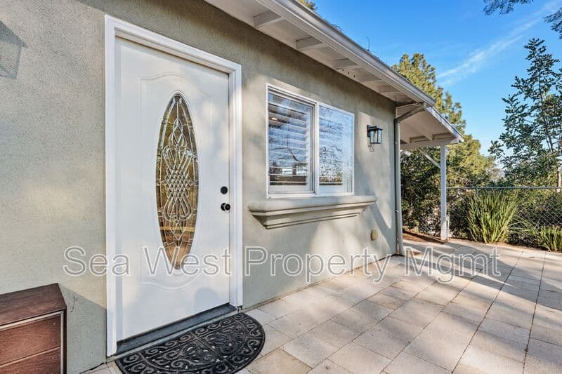 Escondido House: 3267 Bernardo Lane