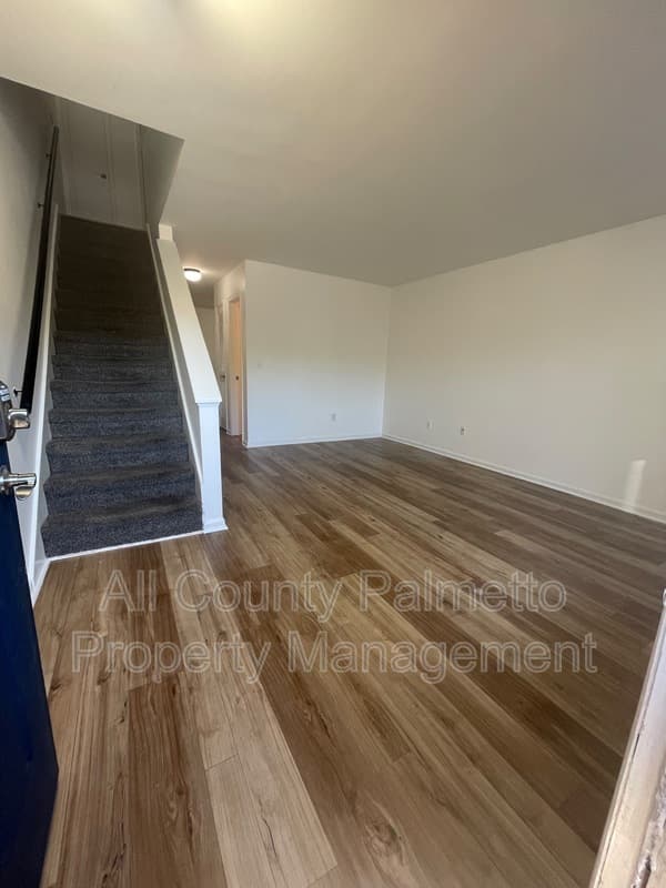 Charleston Townhome: 256 Fleming Rd