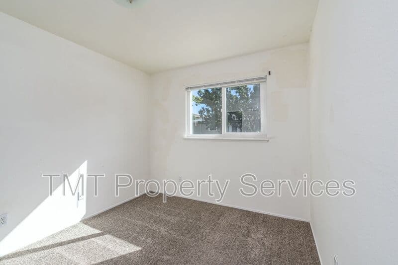 Sacramento House: 2431 33rd St.